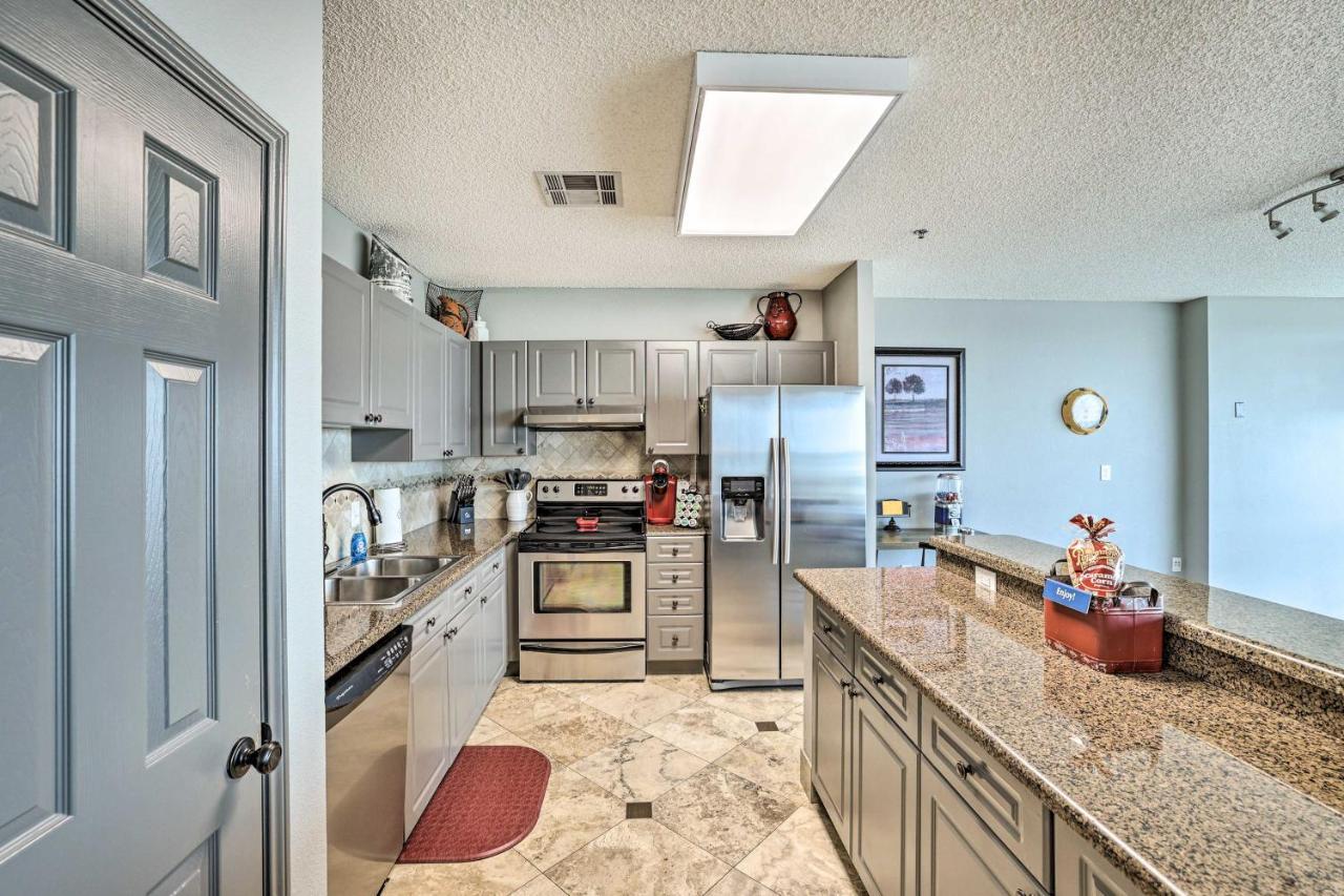 Fort Worth Condo With Racetrack Views And Pool Access Exterior foto